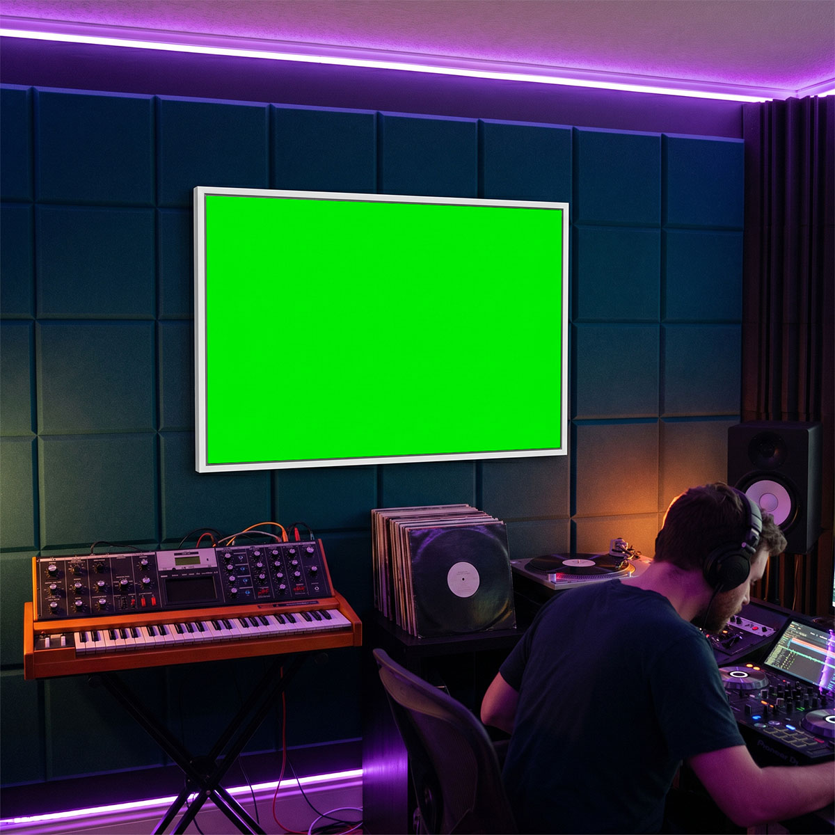 Main mockup image