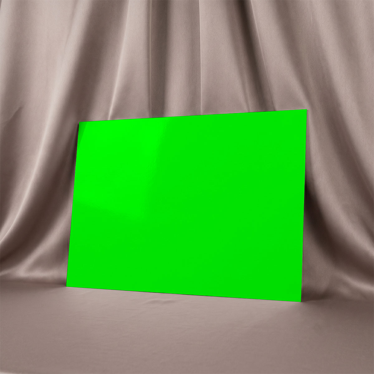 Main mockup image