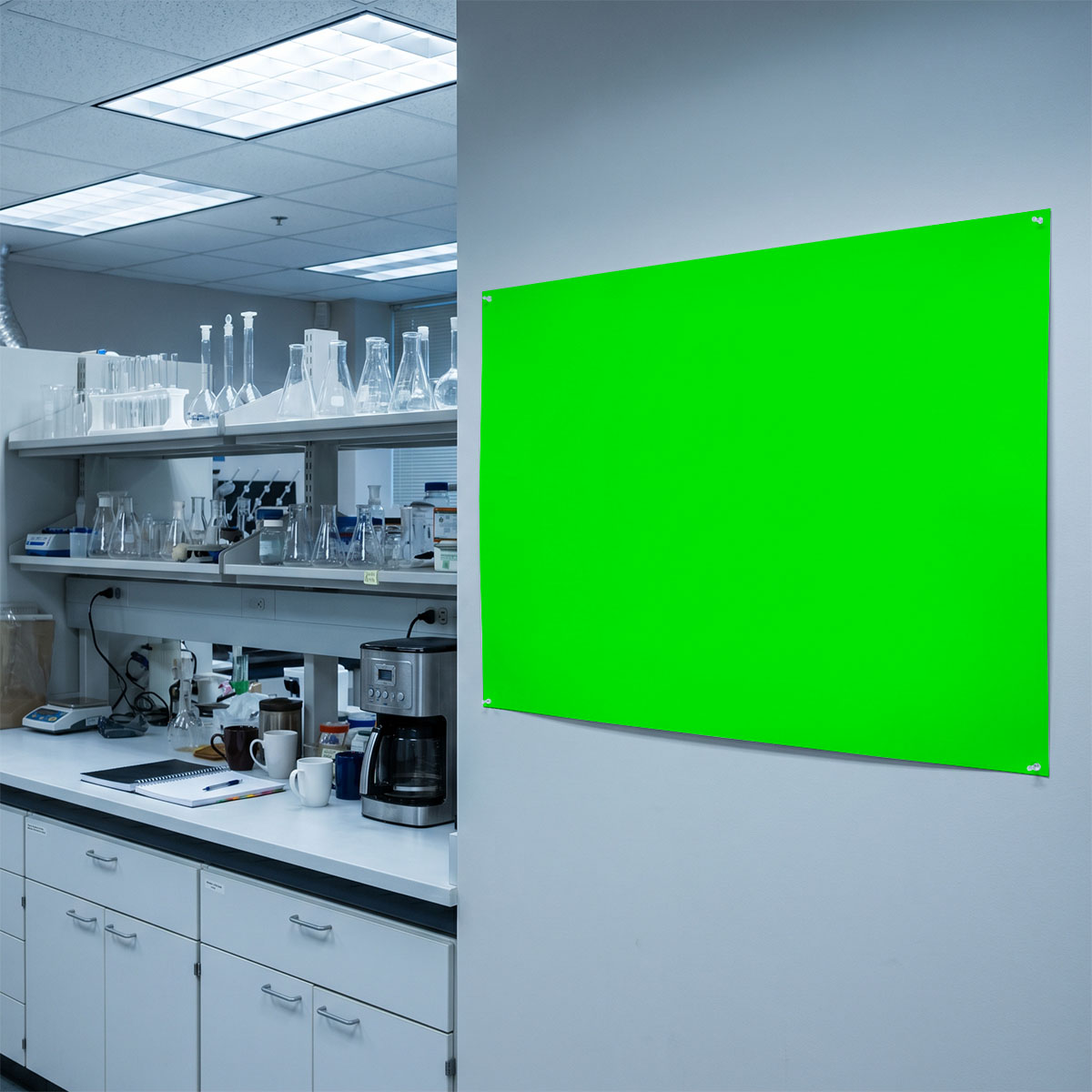 Main mockup image