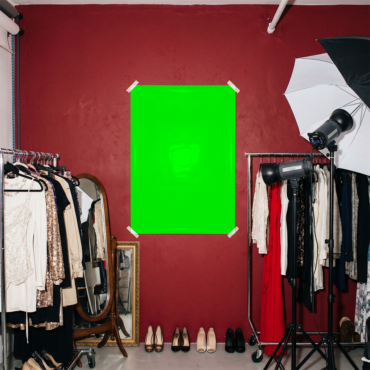 Main mockup image